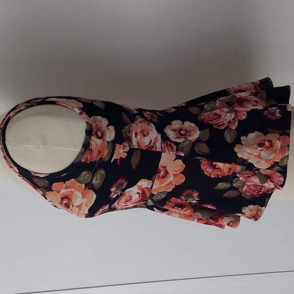 Women's Top - Picture 2 of 4